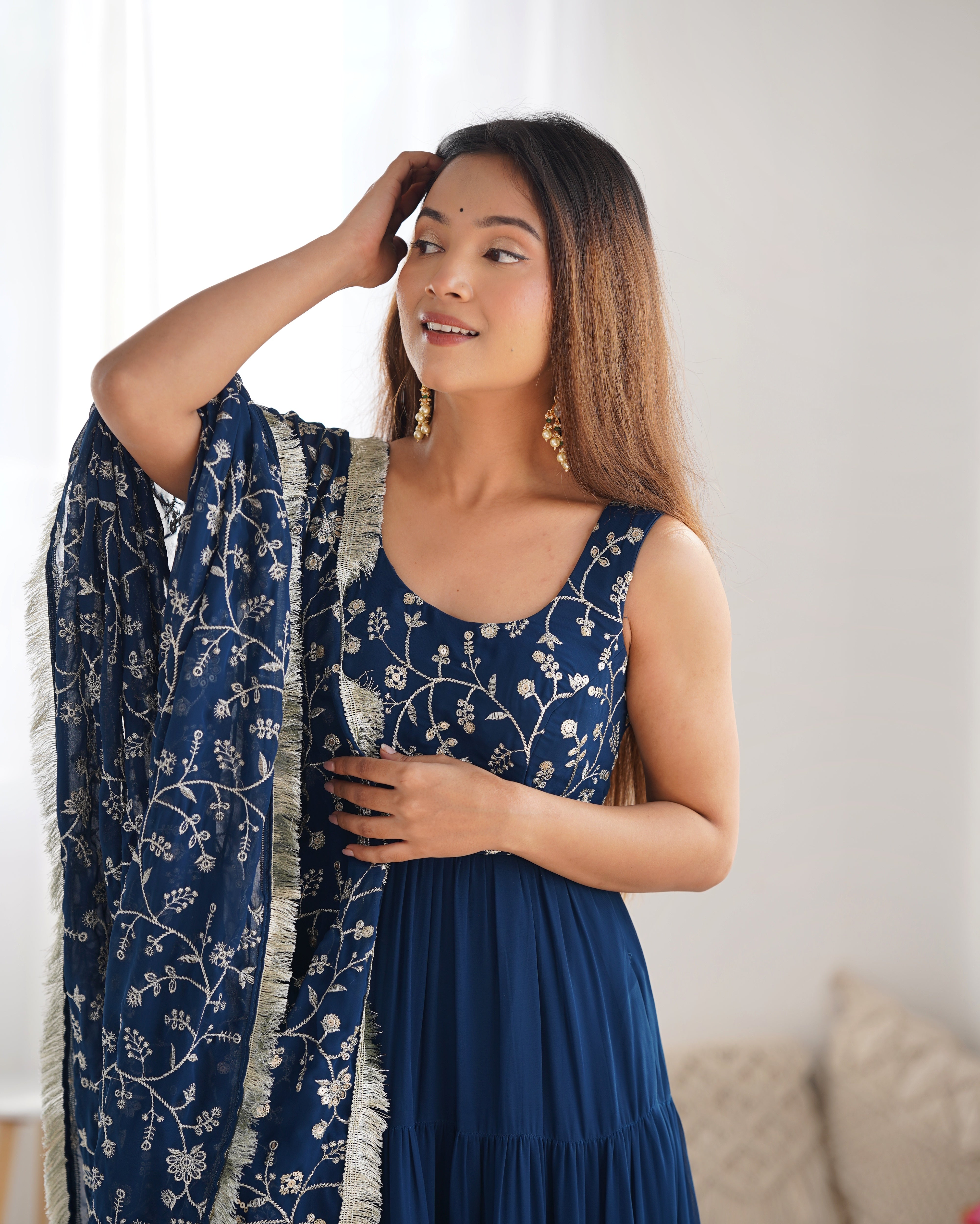 Teal Blue – A Colorful & Fresh Look for Festivities & Weddings