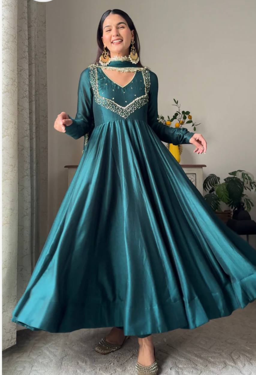 Saniya Luxurious Heavy Anarkali Suit
