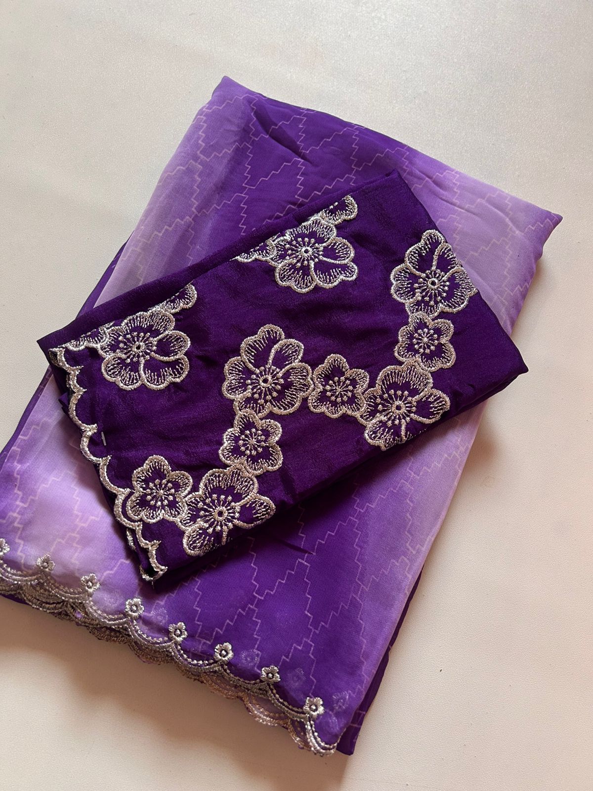 New Magic Georgette Designer Special Shibori Print With Arco Border Saree