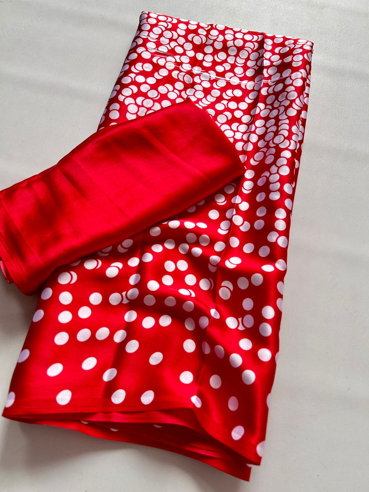 New Partywear Satin Silk With Bhandhni Print Satin Border With Fancy Contrast Blouse