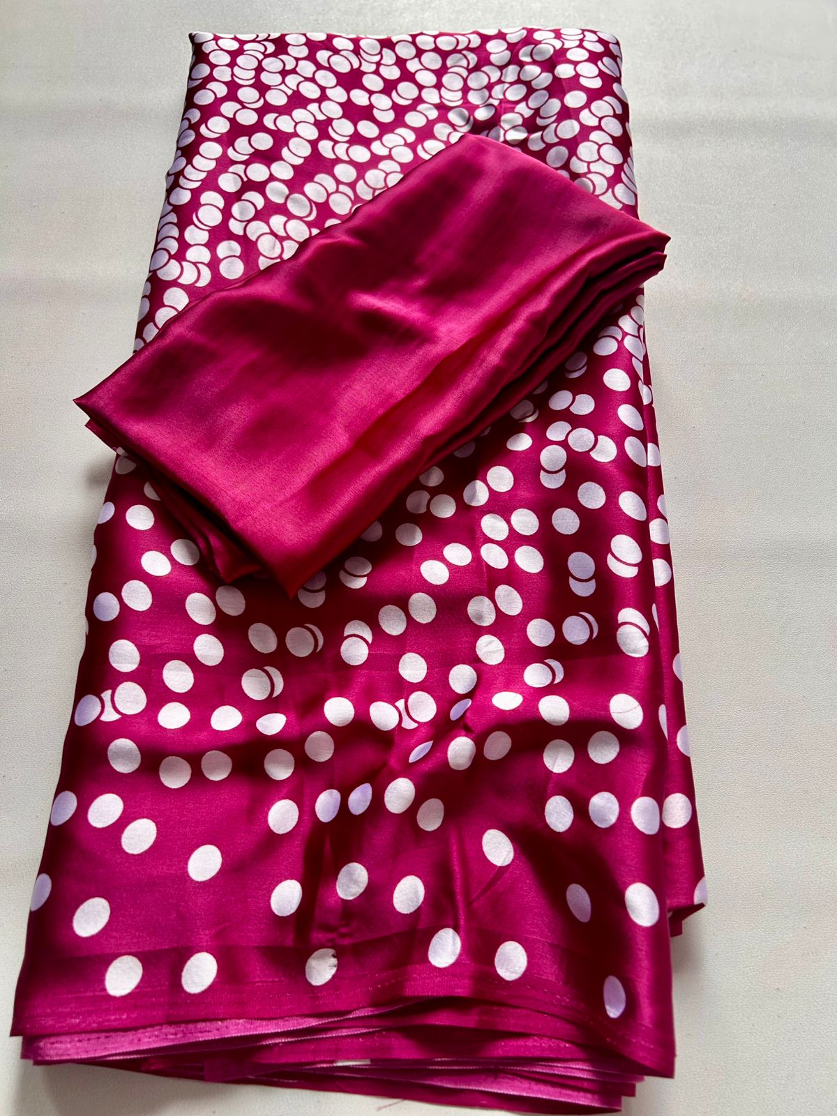 New Partywear Satin Silk With Bhandhni Print Satin Border With Fancy Contrast Blouse